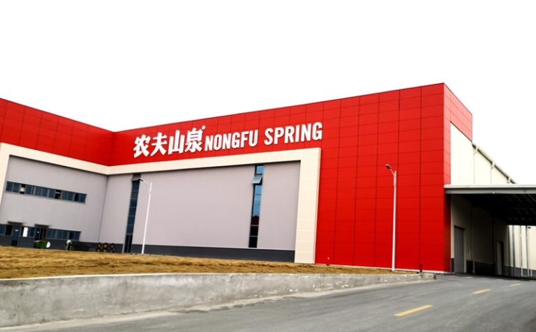 農(nóng)夫山泉倉庫安裝提升門縮略圖